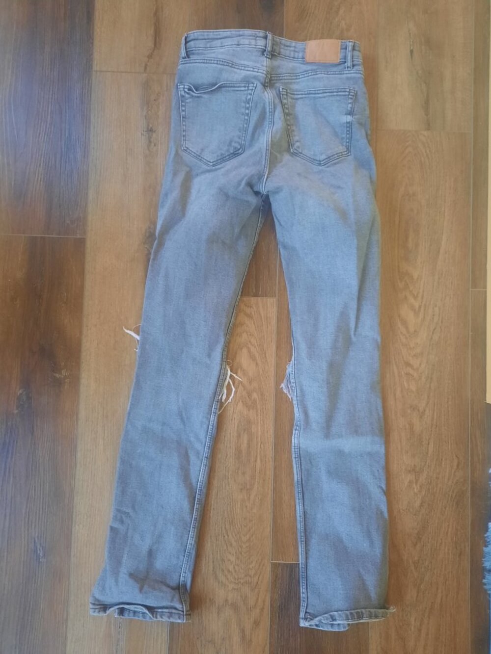 Zara Ripped Jeans - Picture 3 of 3